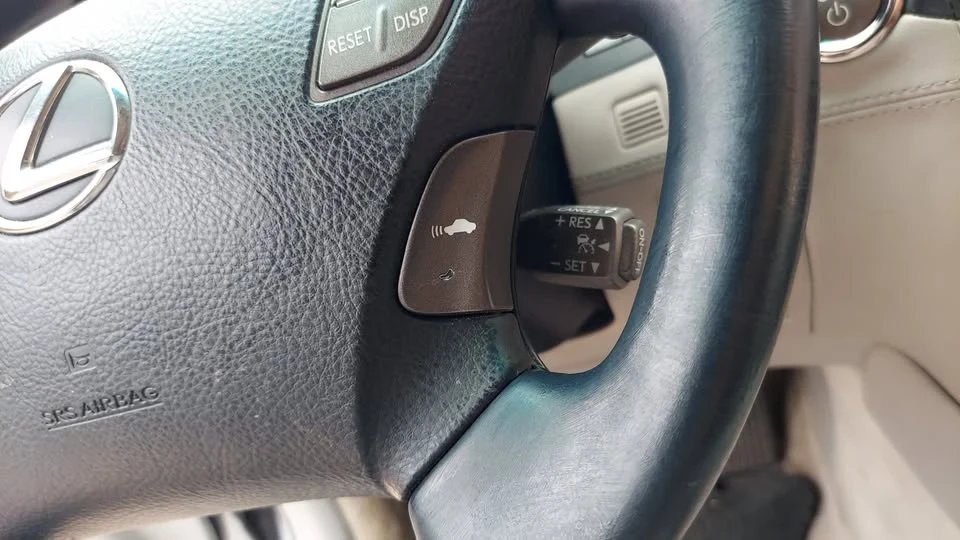 2008 Lexus LS 4th Gen - Image 17 of 19