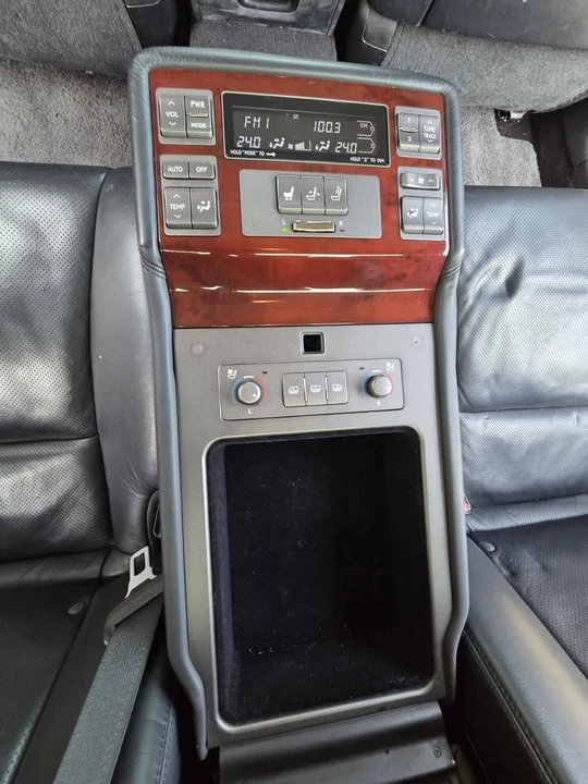 2008 Lexus LS 4th Gen - Image 13 of 17