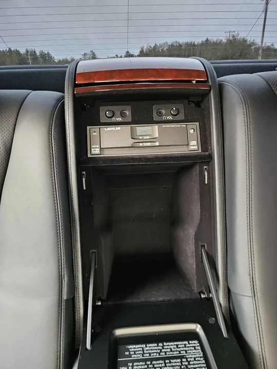 2008 Lexus LS 4th Gen - Image 7 of 12