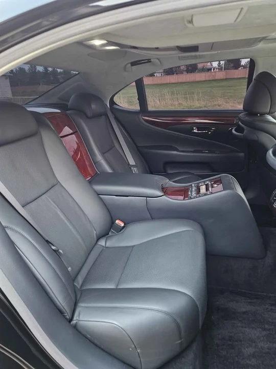 2008 Lexus LS 4th Gen - Image 9 of 12