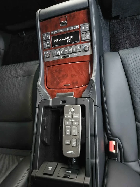 2008 Lexus LS 4th Gen - Image 10 of 12