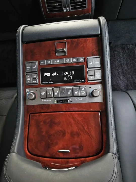 2008 Lexus LS 4th Gen - Image 11 of 12