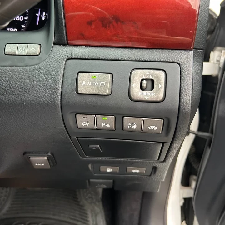 2008 Lexus LS 4th Gen - Image 12 of 13