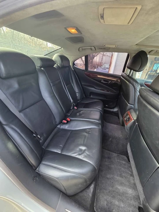 2008 Lexus LS 4th Gen - Image 15 of 17