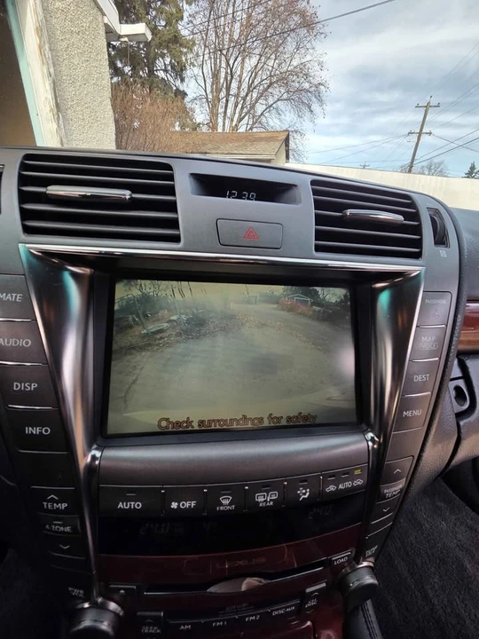 2008 Lexus LS 4th Gen - Image 10 of 17
