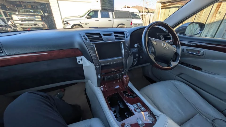 2008 Lexus LS 4th Gen - Image 10 of 12