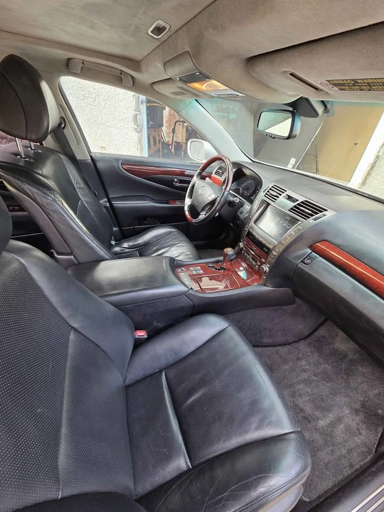 2008 Lexus LS 4th Gen - Image 16 of 17