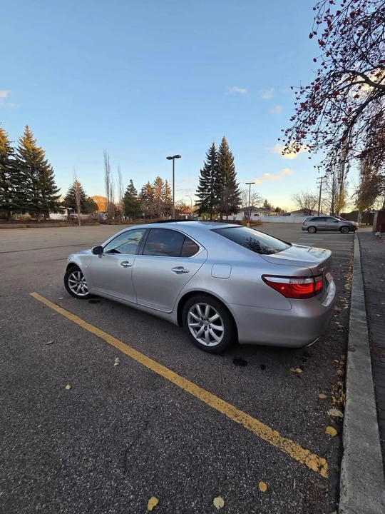 2008 Lexus LS 4th Gen - Image 3 of 17