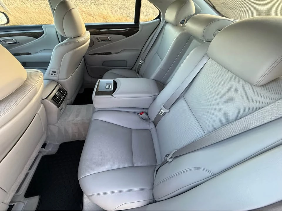 2008 Lexus LS 4th Gen - Image 9 of 10