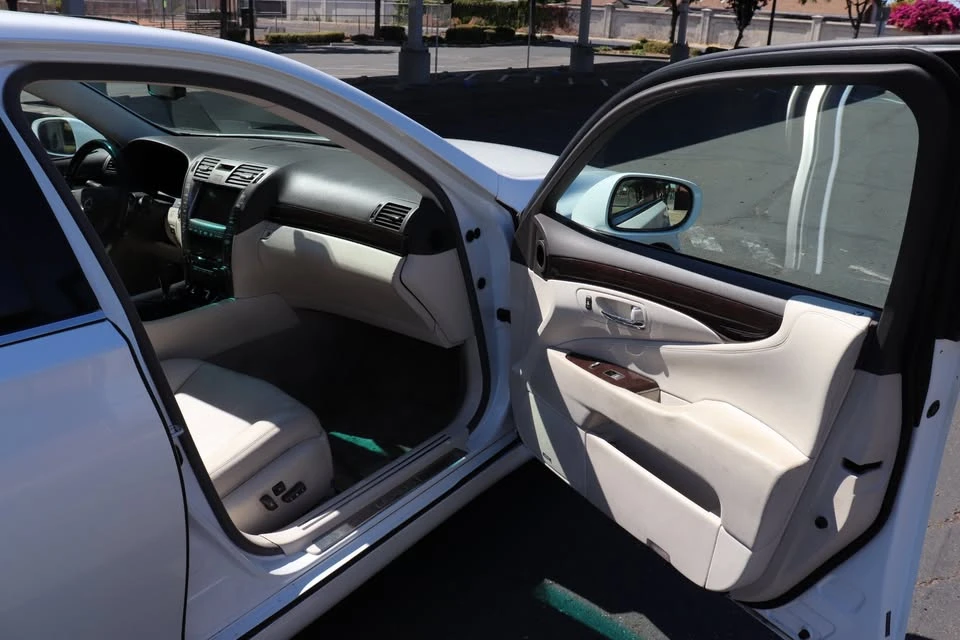 2008 Lexus LS 4th Gen - Image 12 of 19