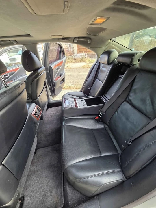 2008 Lexus LS 4th Gen - Image 12 of 17