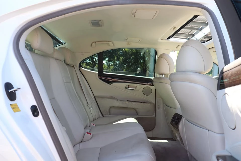 2008 Lexus LS 4th Gen - Image 14 of 19