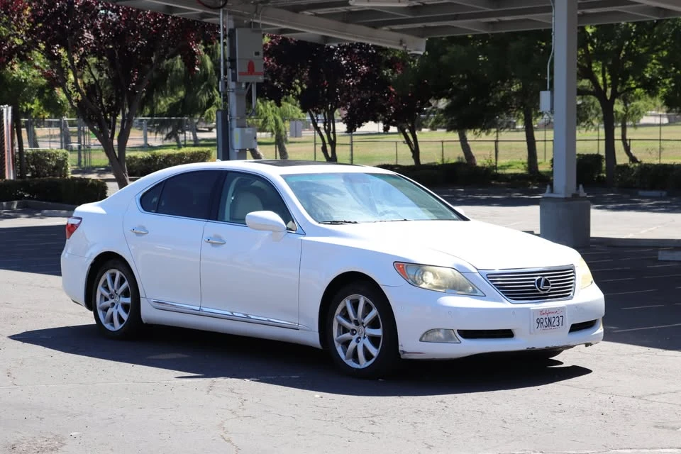 2008 Lexus LS 4th Gen - Image 3 of 19