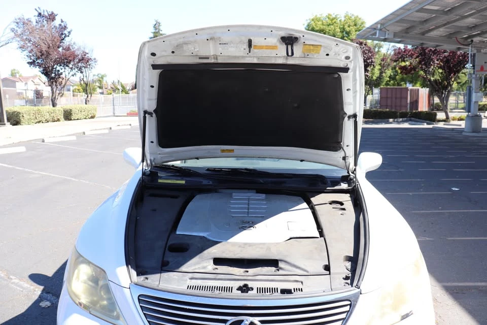 2008 Lexus LS 4th Gen - Image 17 of 19