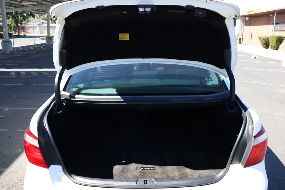 2008 Lexus LS 4th Gen - Image 16 of 19