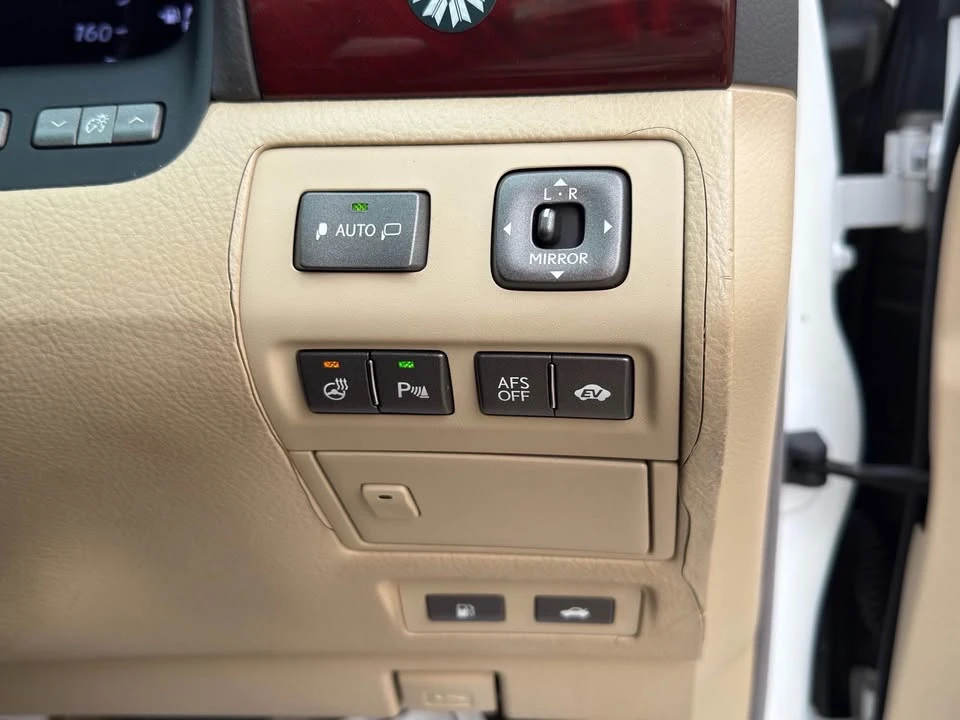 2008 Lexus LS 4th Gen - Image 11 of 13