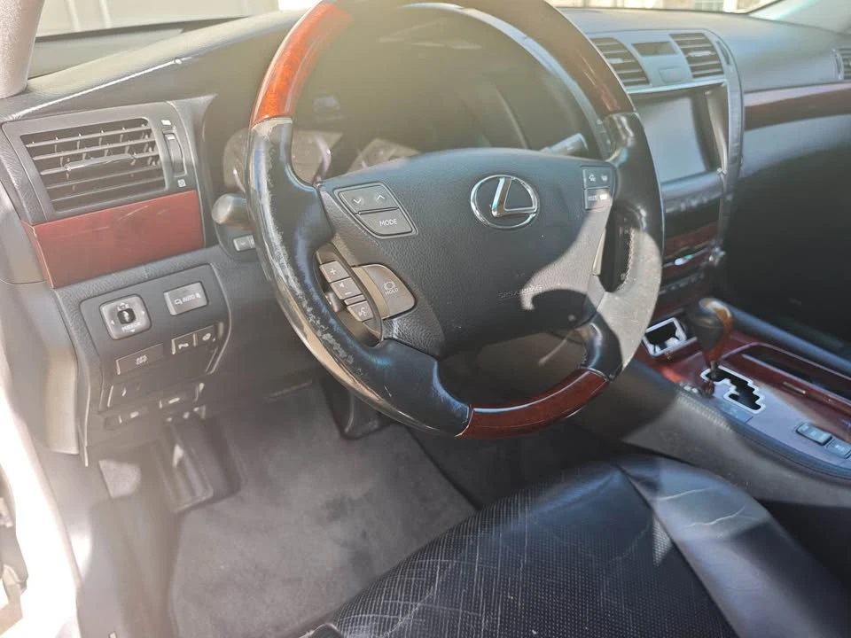 2008 Lexus LS 4th Gen - Image 3 of 10
