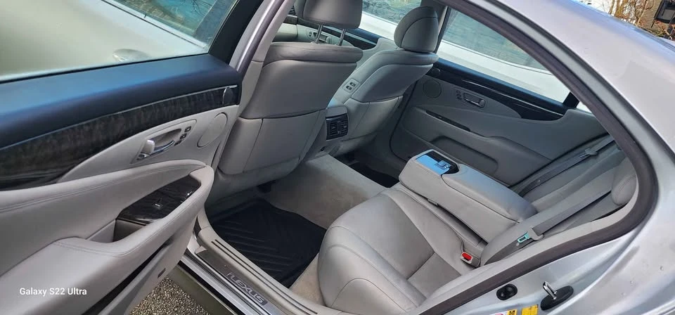 2008 Lexus LS 4th Gen - Image 9 of 11