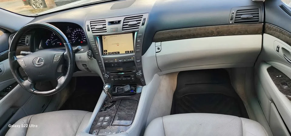 2008 Lexus LS 4th Gen - Image 3 of 11