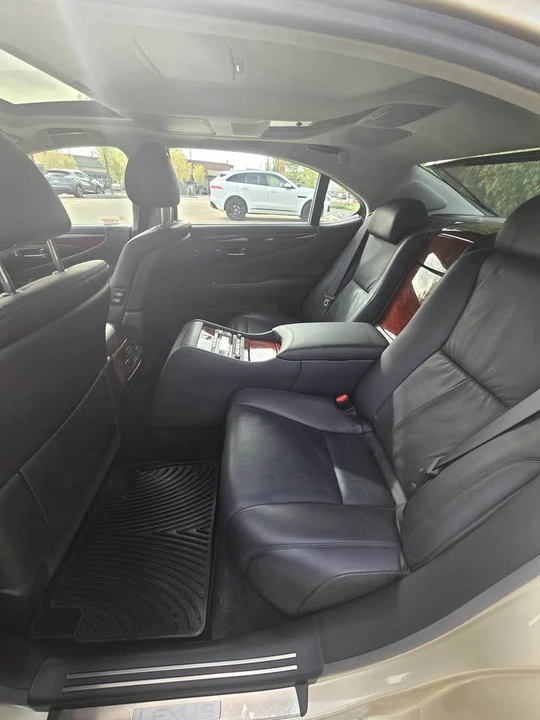2008 Lexus LS 4th Gen - Image 9 of 10