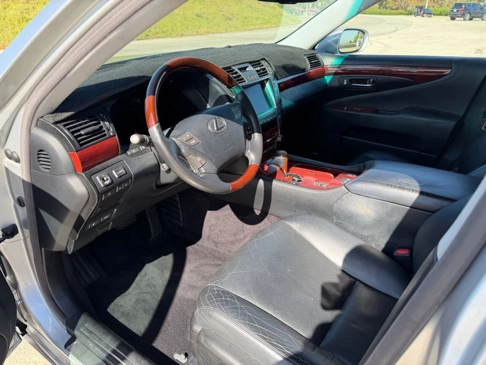 2008 Lexus LS 4th Gen - Image 15 of 20