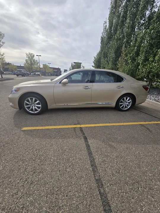 2008 Lexus LS 4th Gen - Image 5 of 10