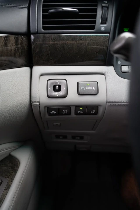 2008 Lexus LS 4th Gen - Image 10 of 20