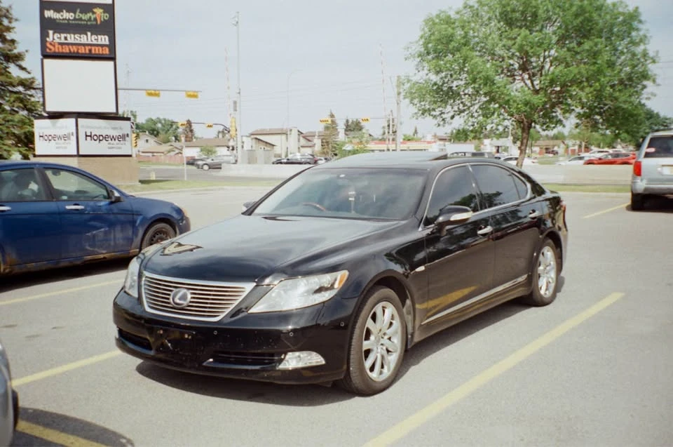 2008 Lexus LS 4th Gen - Image 5 of 10