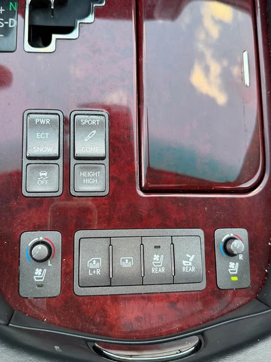 2008 Lexus LS 4th Gen - Image 10 of 13