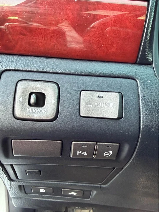 2008 Lexus LS 4th Gen - Image 11 of 13