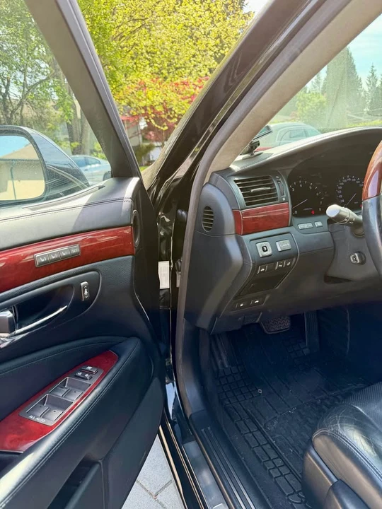 2008 Lexus LS 4th Gen - Image 11 of 14