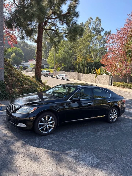 2008 Lexus LS 4th Gen - Image 5 of 12