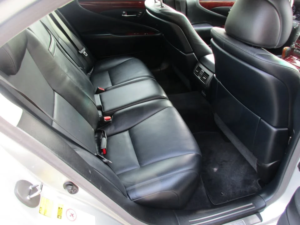 2008 Lexus LS 4th Gen - Image 10 of 17