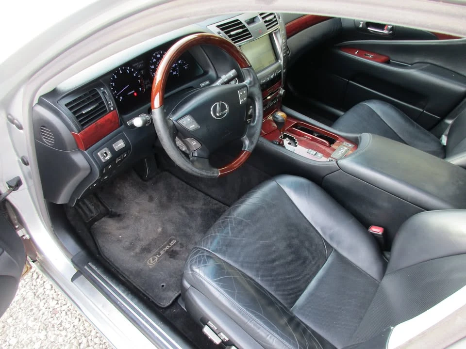 2008 Lexus LS 4th Gen - Image 15 of 17