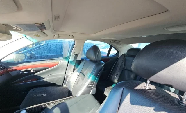 2008 Lexus LS 4th Gen - Image 12 of 13