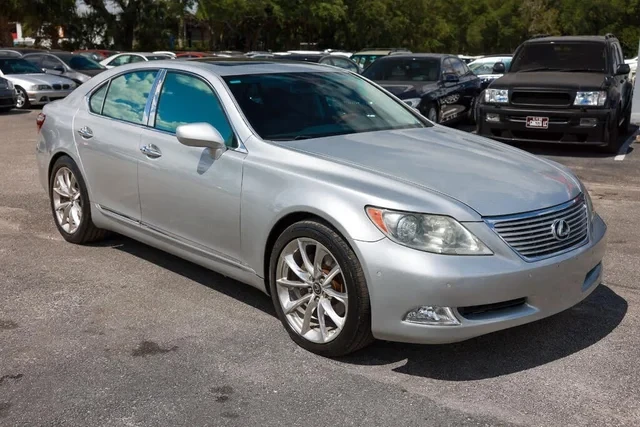 2008 Lexus LS 4th Gen - Image 15 of 19