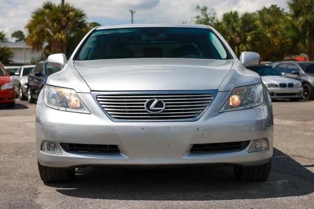 2008 Lexus LS 4th Gen - Image 17 of 19