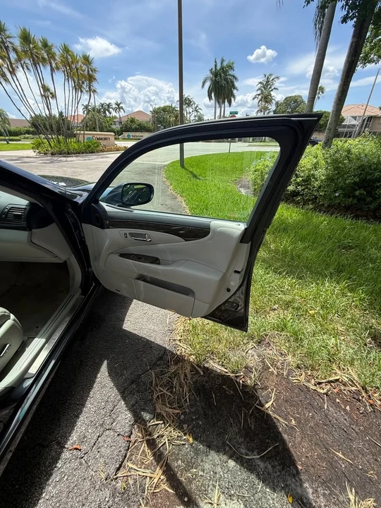 2008 Lexus LS 4th Gen - Image 17 of 20