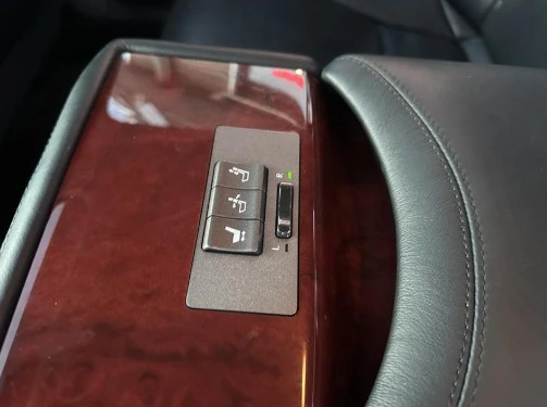 2008 Lexus LS 4th Gen - Image 17 of 20