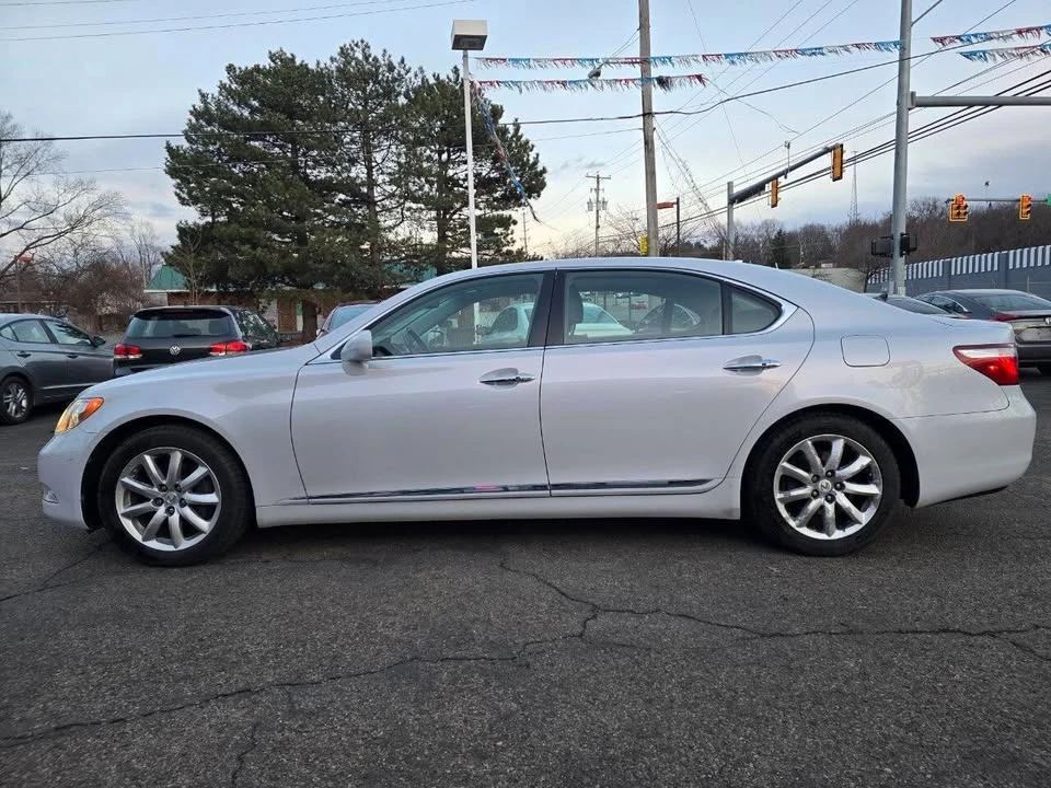 2008 Lexus LS 4th Gen - Image 5 of 20