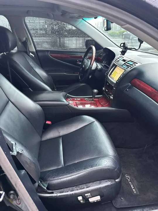 2008 Lexus LS 4th Gen - Image 18 of 20