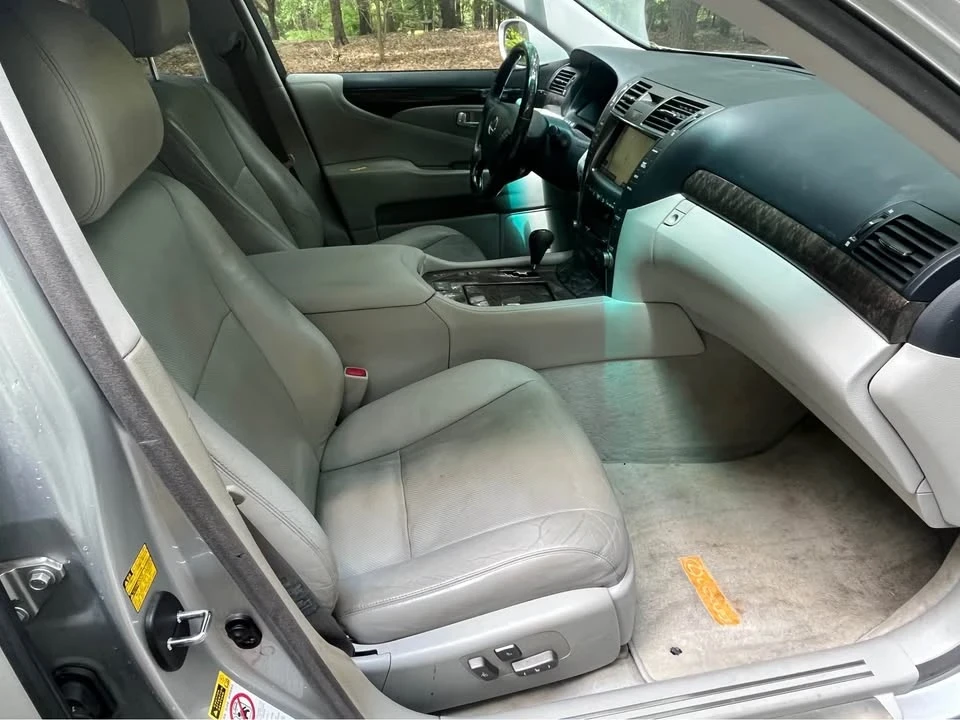 2008 Lexus LS 4th Gen - Image 13 of 14