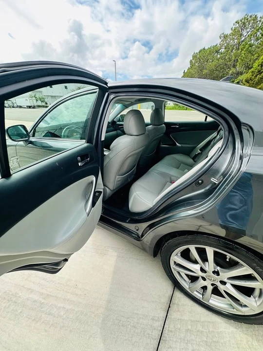 2008 Lexus LS 4th Gen - Image 10 of 13
