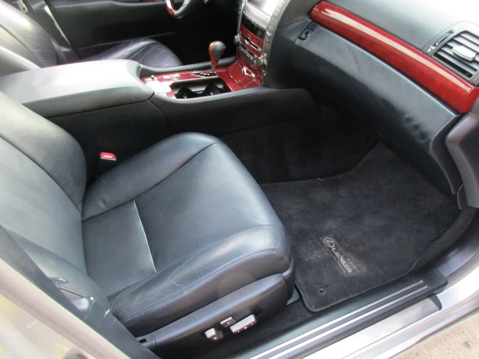 2008 Lexus LS 4th Gen - Image 9 of 15