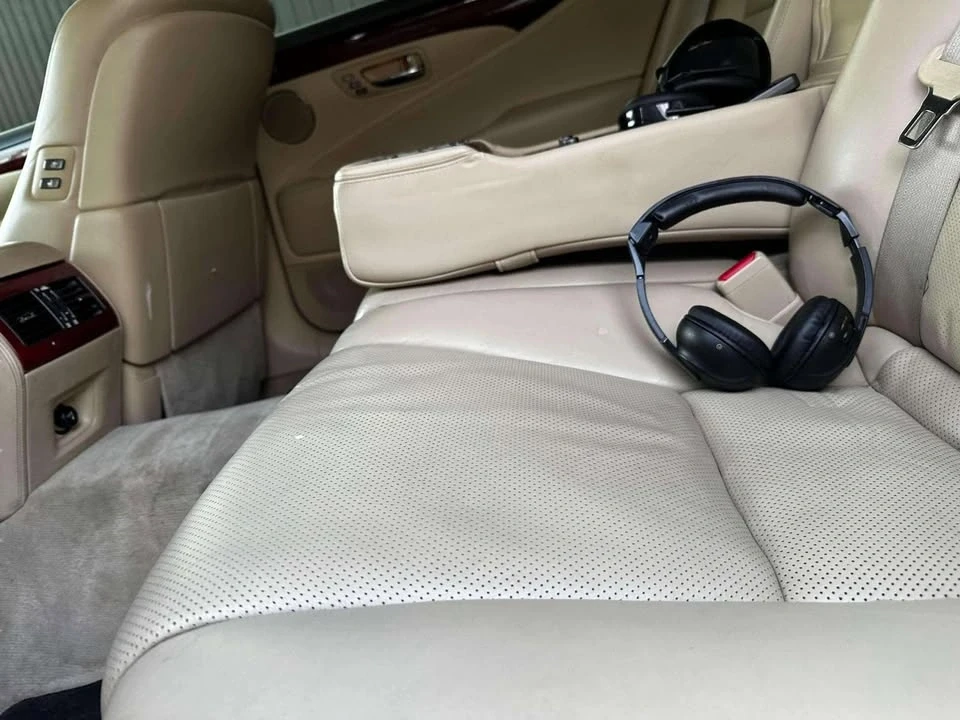 2008 Lexus LS 4th Gen - Image 11 of 19