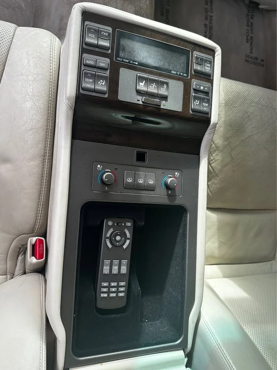 2008 Lexus LS 4th Gen - Image 9 of 15