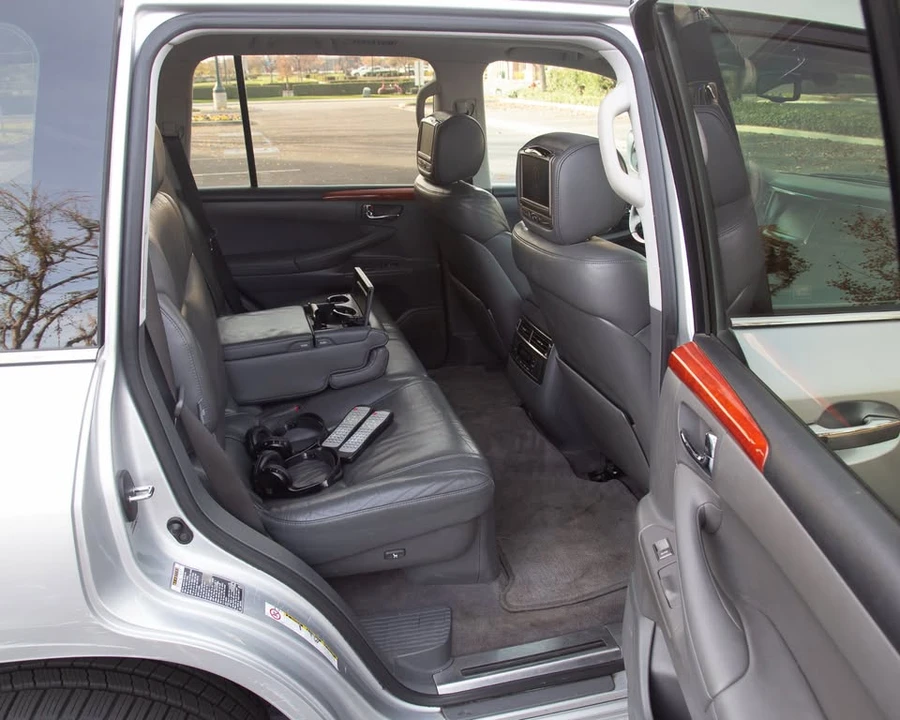 2008 Lexus LX 3rd Gen - Image 15 of 19