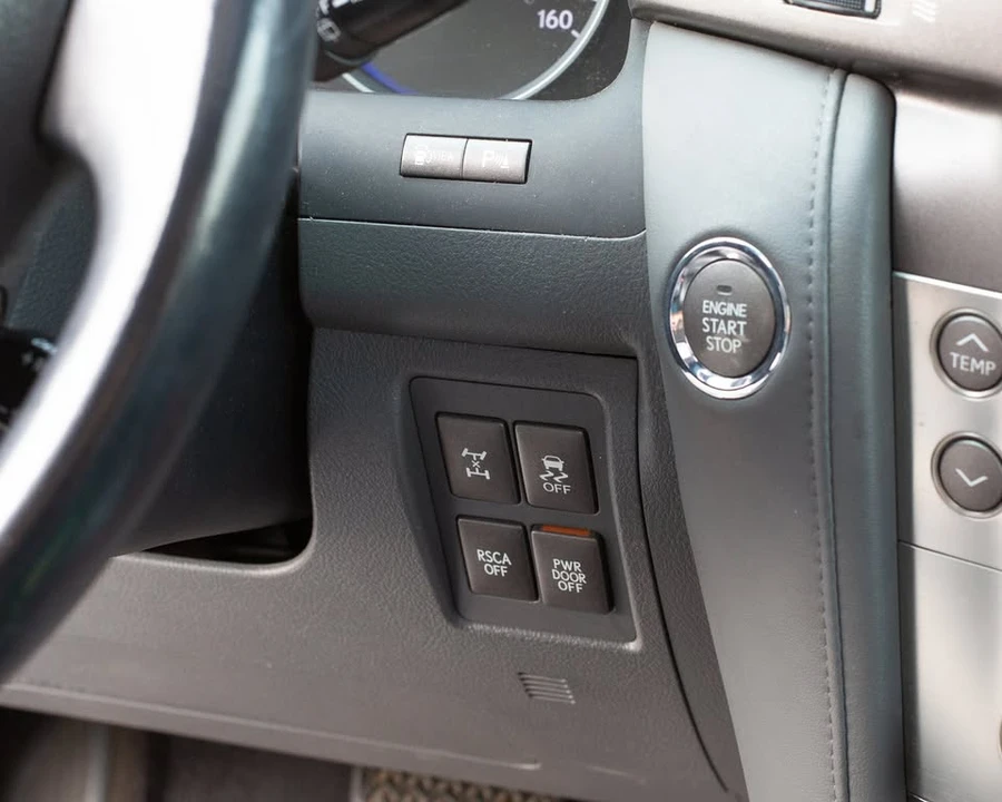 2008 Lexus LX 3rd Gen - Image 9 of 19