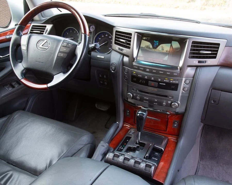 2008 Lexus LX 3rd Gen - Image 10 of 19