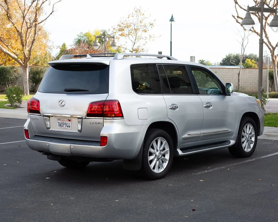 2008 Lexus LX 3rd Gen - Image 2 of 19